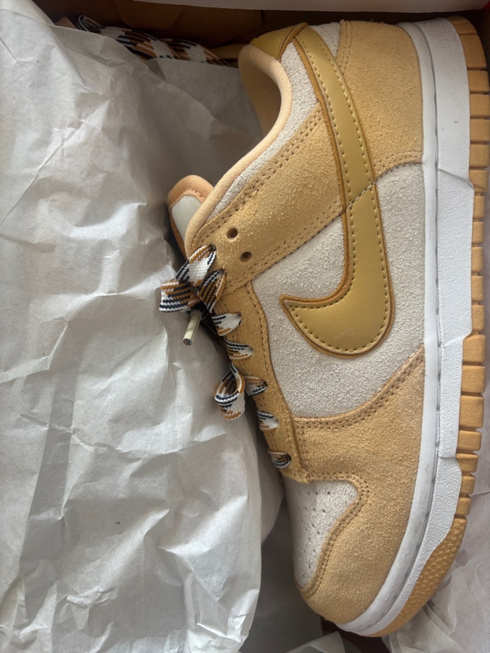 Nike Women’s Sneakers in Wheat and Cream